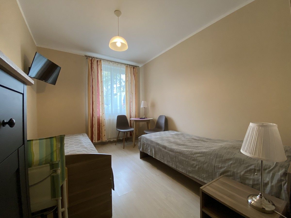 Pokój 2-osobowy na parterze (6)